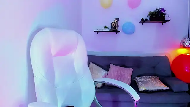 Snapshot of yenny_garcia chatting on 1, 11, 2025 yenny garcia online show from 1, 11, 2025