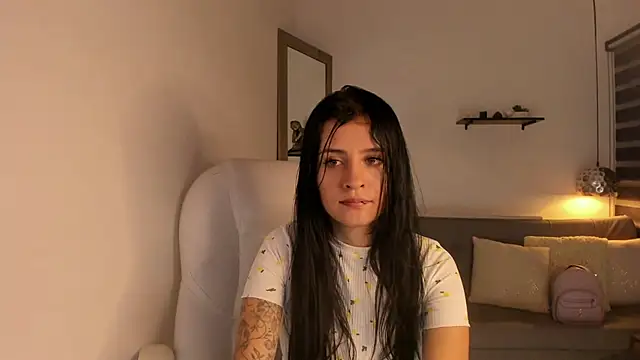 Snapshot of yenny_garcia chatting on 2, 2, 2026 yenny garcia online show from 2, 2, 2026