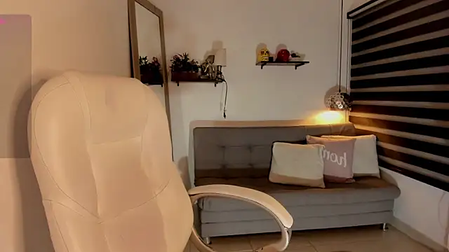 Snapshot of yenny_garcia chatting on 9, 2, 2026 yenny garcia online show from 9, 2, 2026