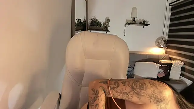 Snapshot of yenny_garcia chatting on 16, 2, 2026 yenny garcia online show from 16, 2, 2026