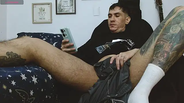 Snapshot of IaDoherty chatting on 4, 11, 2025 IaDoherty online show from 4, 11, 2025