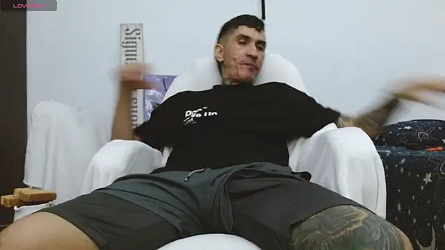 Snapshot of IaDoherty chatting on 20, 11, 2025 IaDoherty online show from 20, 11, 2025