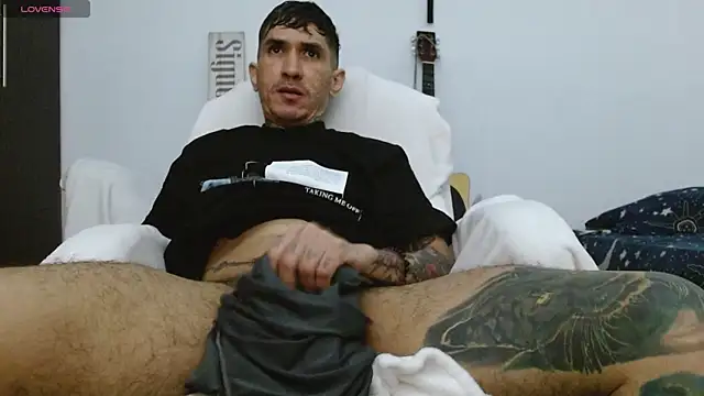 Snapshot of IaDoherty chatting on 21, 11, 2025 IaDoherty online show from 21, 11, 2025