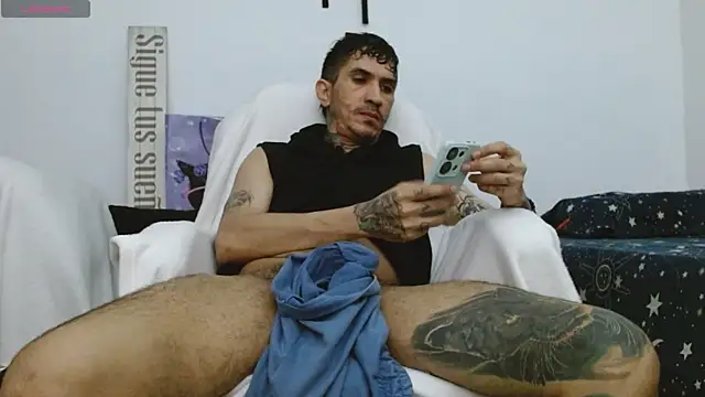 Snapshot of IaDoherty chatting on 30, 11, 2025 IaDoherty online show from 30, 11, 2025