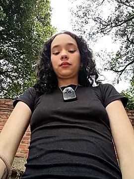 sweet outdoor charm online show from 1, 4, 2026