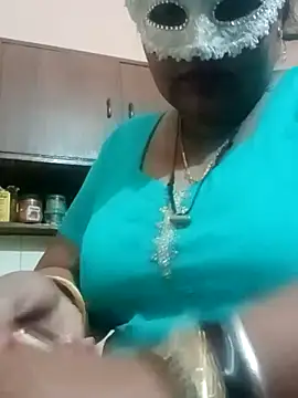 Snapshot of seemi_bhabhi chatting on 22, 2, 2025 seemi bhabhi online show from 22, 2, 2025