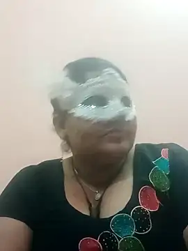 Snapshot of seemi_bhabhi chatting on 5, 3, 2025 seemi bhabhi online show from 5, 3, 2025