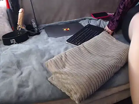 Snapshot of GoddessMonicaNylon chatting on 12, 3, 2026 GoddessMonicaNylon online show from 12, 3, 2026