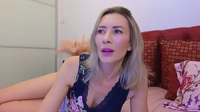 Snapshot of _Maddalena_ chatting on 7, 1, 2025 Maddalena online show from 7, 1, 2025