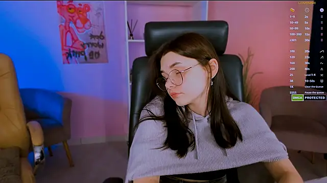 Snapshot of pure_radiance1 chatting on 5, 2, 2025 pure radiance1 online show from 5, 2, 2025