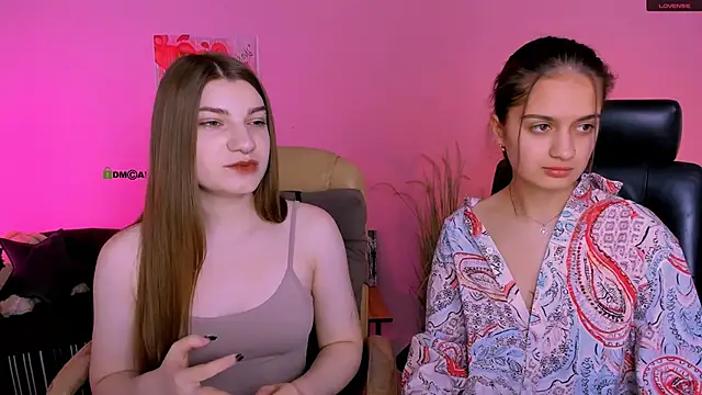 Snapshot of pure_radiance1 chatting on 20, 11, 2025 pure radiance1 online show from 20, 11, 2025