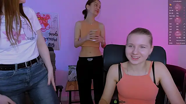 Snapshot of pure_radiance1 chatting on 28, 11, 2025 pure radiance1 online show from 28, 11, 2025