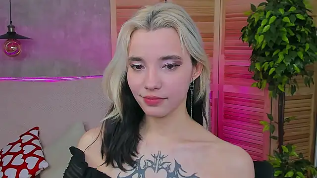 Snapshot of as1an_girlfriend chatting on 5, 3, 2025 as1an girlfriend online show from 5, 3, 2025