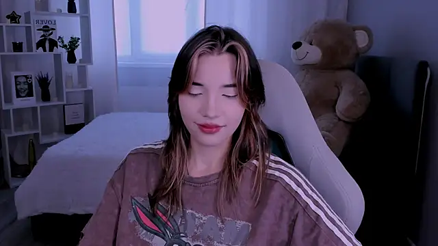 as1an girlfriend online show from 9, 6, 2026