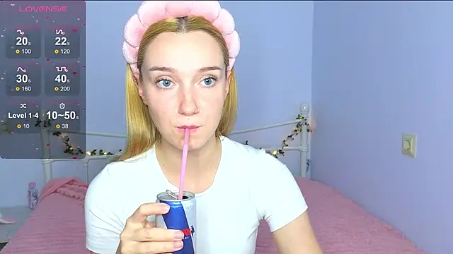 Wild Sophie  online show from 25, 9, 2025