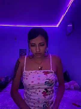 Snapshot of Hilary_pinkk chatting on 4, 1, 2025 Hilary pinkk online show from 4, 1, 2025
