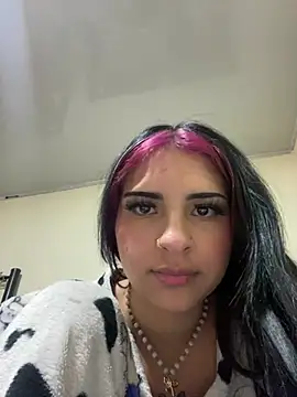 Snapshot of Hilary_pinkk chatting on 18, 2, 2025 Hilary pinkk online show from 18, 2, 2025