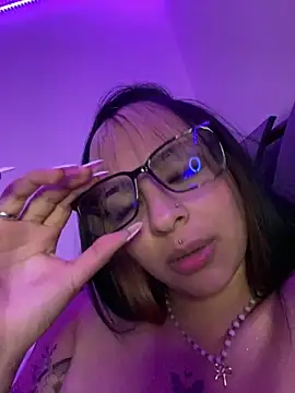 Snapshot of Hilary_pinkk chatting on 1, 3, 2025 Hilary pinkk online show from 1, 3, 2025