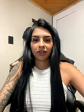 Snapshot of Hilary_pinkk chatting on 2, 10, 2025 Hilary pinkk online show from 2, 10, 2025