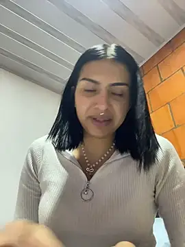 Hilary pinkk online show from 17, 4, 2026