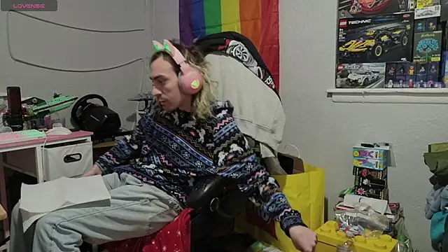 tallnerdyguy online show from 9, 4, 2026