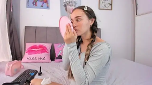 naughtyloverss online show from 17, 12, 2025