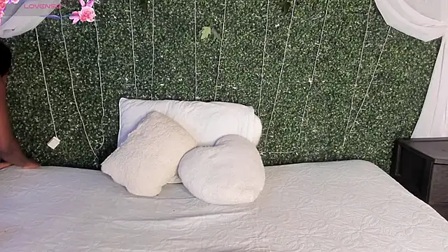 Khenta Michells online show from 4, 2, 2026