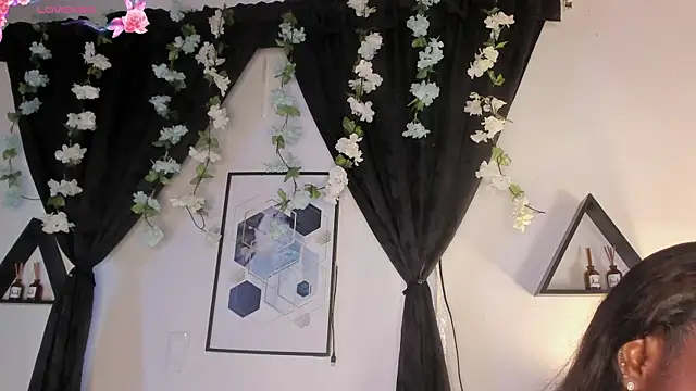 Snapshot of Khenta_Michells chatting on 12, 5, 2026 Khenta Michells online show from 12, 5, 2026