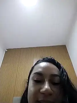 Snapshot of yummi__priv chatting on 30, 4, 2026 yummi priv online show from 30, 4, 2026