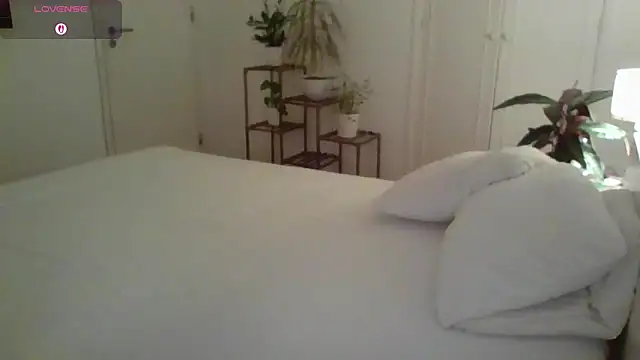 Snapshot of yournextdoorhottie chatting on 4, 5, 2026 yournextdoorhottie online show from 4, 5, 2026