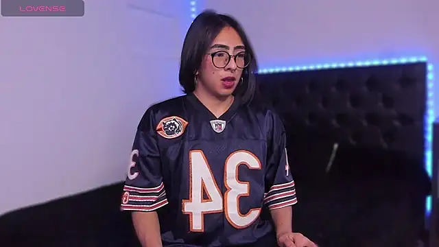 Skyler  blue4 online show from 3, 3, 2025