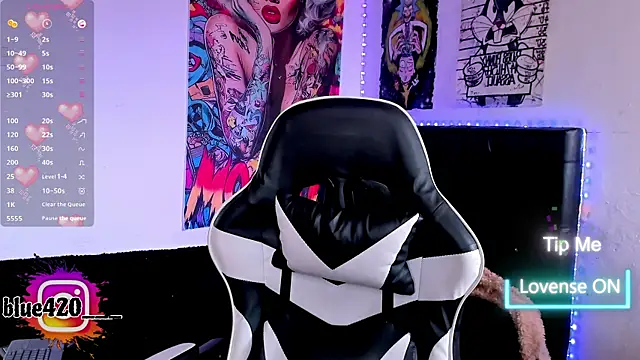 Skyler  blue4 online show from 19, 12, 2025