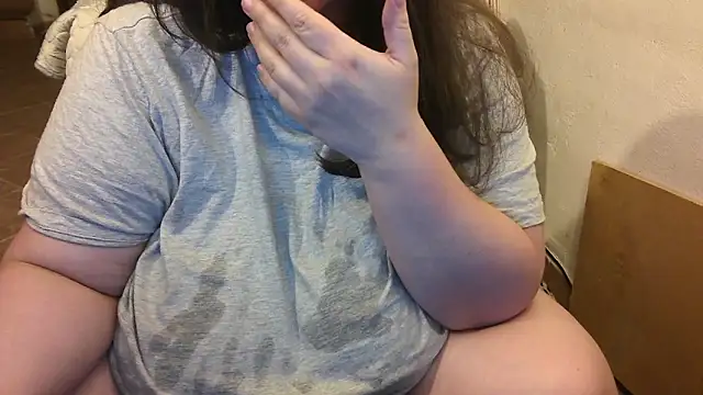 Snapshot of Maebi chatting on 28, 9, 2025 Maebi online show from 28, 9, 2025