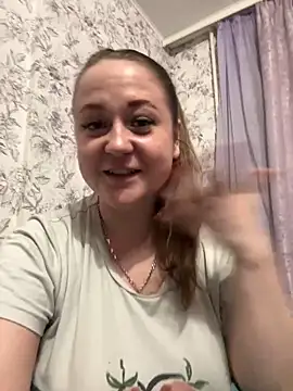 LizzyShine online show from 3, 3, 2025