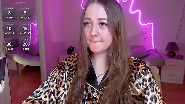 LizzyShine online show from 7, 3, 2025