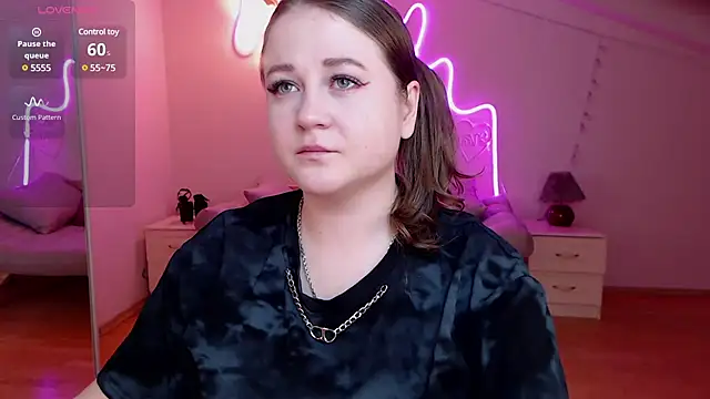 LizzyShine online show from 10, 3, 2025