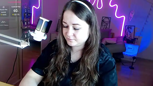 LizzyShine online show from 11, 9, 2025