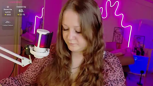 LizzyShine online show from 6, 10, 2025