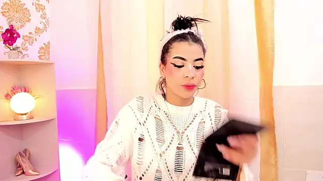 Snapshot of emaa_lambert chatting on 24, 10, 2025 emaa lambert online show from 24, 10, 2025