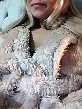 Snapshot of fofinhaa12 chatting on 9, 11, 2025 fofinhaa12 online show from 9, 11, 2025