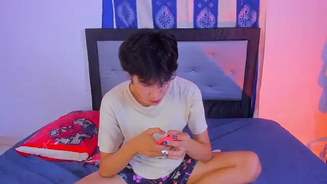 Snapshot of Johhan__Lee chatting on 12, 12, 2024 Johhan Lee online show from 12, 12, 2024