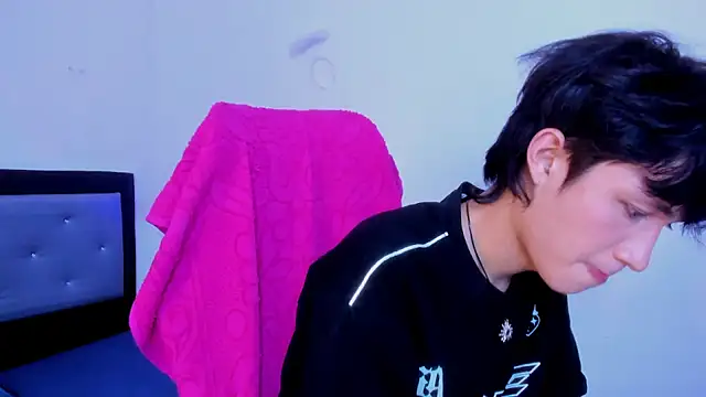 Snapshot of Johhan__Lee chatting on 7, 2, 2025 Johhan Lee online show from 7, 2, 2025