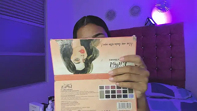 Snapshot of sheyla_sweet18 chatting on 4, 3, 2025 sheyla sweet18 online show from 4, 3, 2025