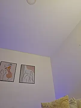 VictoriaEvaans  online show from 5, 1, 2025