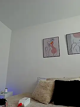 VictoriaEvaans  online show from 21, 9, 2025