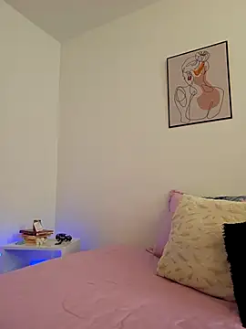 VictoriaEvaans  online show from 9, 11, 2025