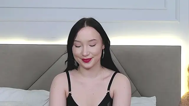 LeilaLow online show from 23, 1, 2025