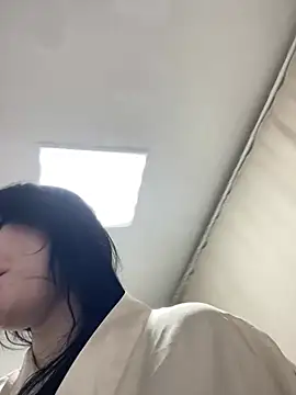 LeilaLow online show from 6, 3, 2025