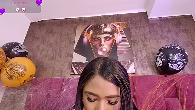 nicole  parker1 online show from 30, 10, 2025