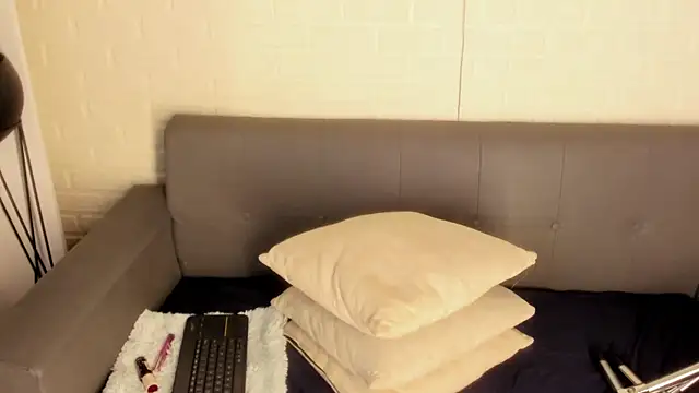 karina gomez 18 online show from 15, 12, 2025